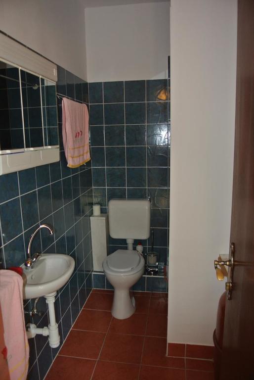 ホテルLajtos Vendeghaz ハイデゥソボスロー 部屋 写真